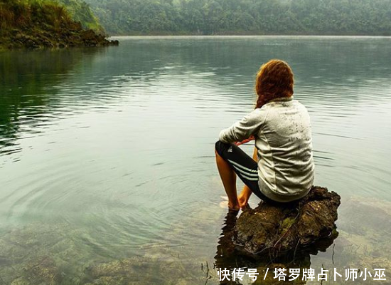 占卜你该怎么做才能帮助你的他?