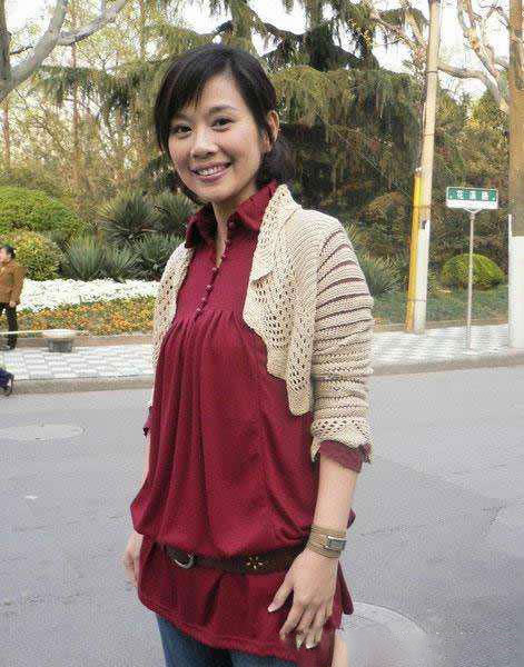 比张韶涵还惨，与亲妈绝交20年，被骗千万患抑郁