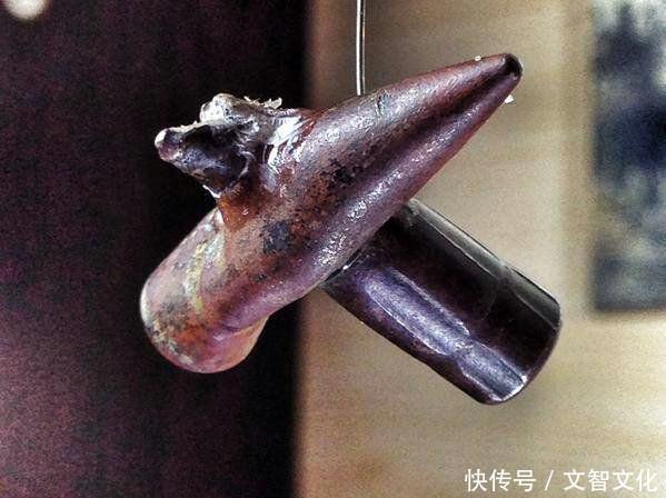 爱因斯坦一张著名伸舌头的照片,老照片带给你不一样的快乐!