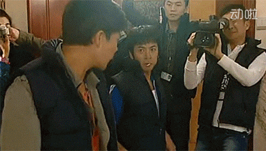 《法网狙击》主演:陈炜/谢天华/阮兆祥/李思捷/杨怡 相信很多小伙伴