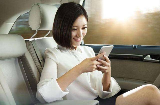 已婚女人想\"泡\"你,才有这4个\"潜台词\",第1个最明显!