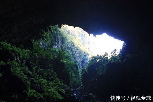 寡妇把婆婆推进一个天坑,半夜听见敲门声,看见