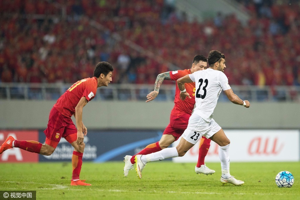 曾诚伤退武磊点球漏判 12强赛国足0-0伊朗