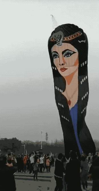 t01480243fc963caf9f.gif?size=348x672