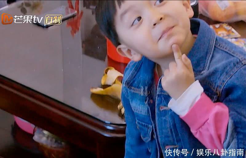 大麟子说英文超搞笑,邓莎在车上直冒汗,网友:抖