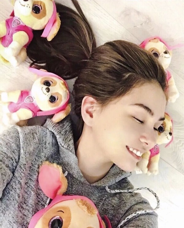 昆凌原来不止有少女心，更重要的是她的少女肌！