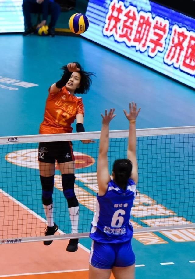 郎平弃将空砍得分王!张常宁领衔江苏遭翻盘,看