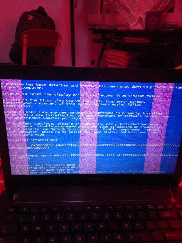 笔记本花屏,正常开机蓝屏,可以进安全模式但也是花屏,请问这是怎么回事?_360问答