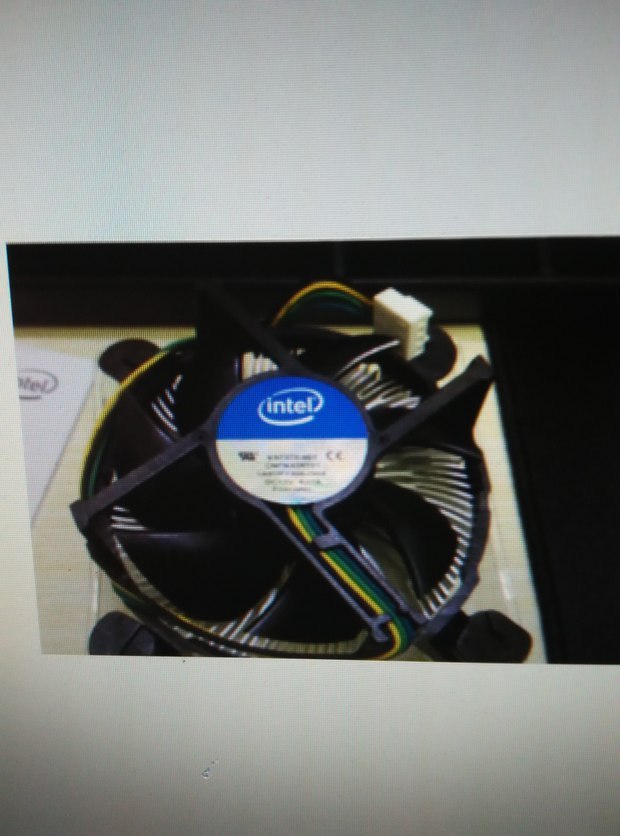 我买的I7 4790K原装风扇和别人的不一样我的c