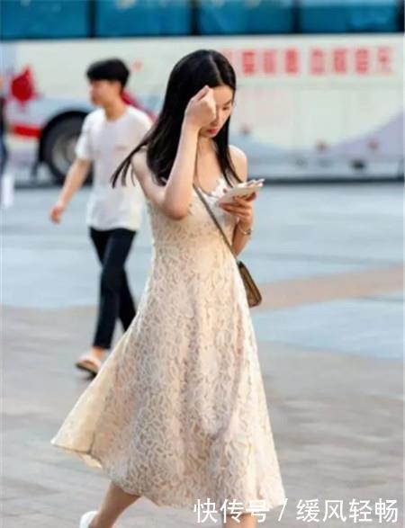 街拍:优雅多姿的打底裤小姐姐,仙女气质十足,非常有女人味 澳门威尼斯人注册