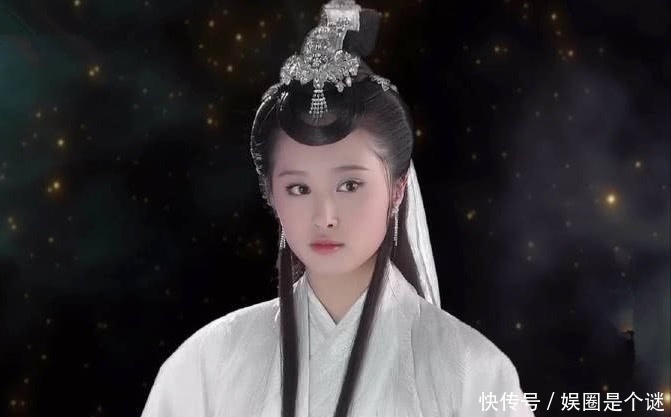 迪丽热巴新电影演嫦娥,没有仙气飘飘,还变成了渔村少女