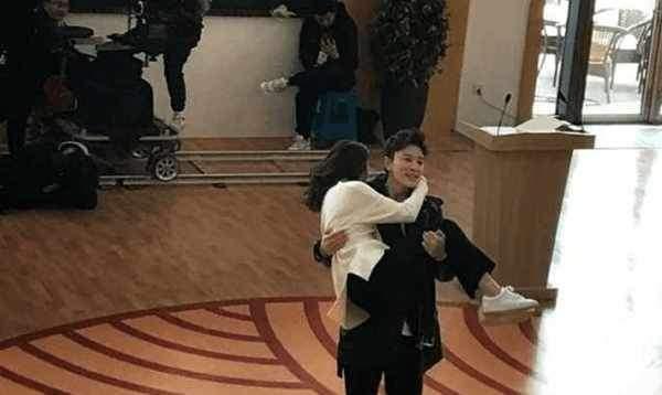 贾乃亮入戏推手,公主抱王鸥自我放飞,无视曾