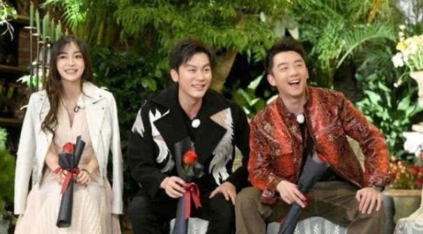 《奔跑吧》黄旭熙猜白宇43岁被骂,李晨解围没