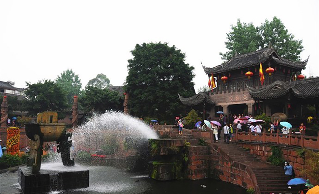 成都周末周边游玩好去处之,黄龙溪古镇,似乎穿