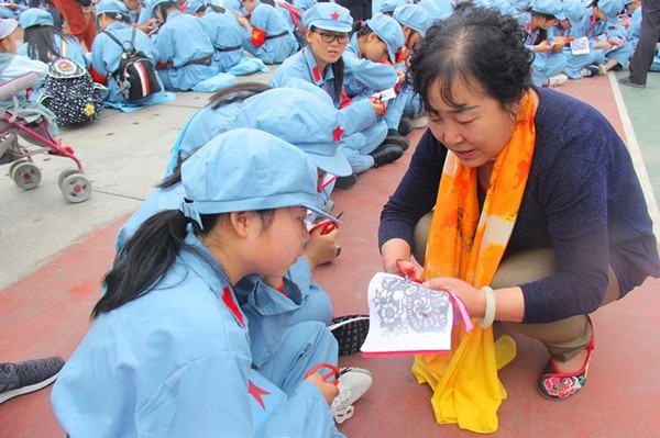 汉中市\"红色教育之旅\"研学旅行团走进安塞区开展研学活动