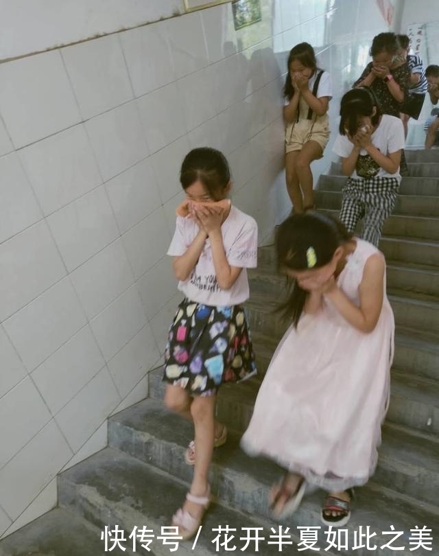 v校区安全,牢记在心--洛阳市丰鑫校区小作知识消小学学生教育安全中小图片