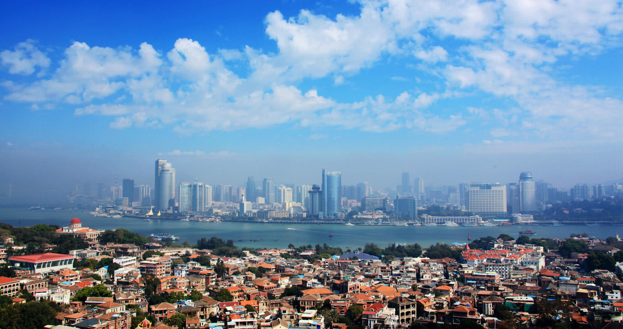 抖音上三大网红城市:游客源源不断,当地居民