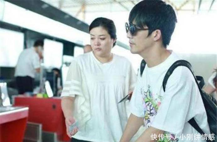 和明星结了婚的经纪人看到大张伟老婆,绝对是