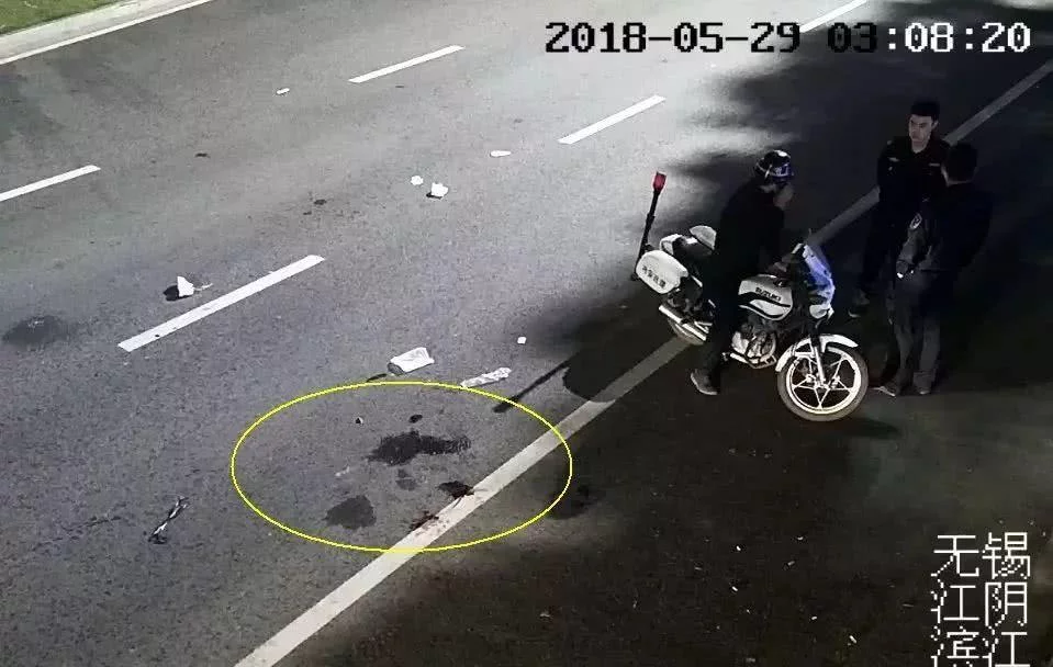 吵架吵到马路中间,女子瞬间被撞飞!,澳門討論區-iDreamx