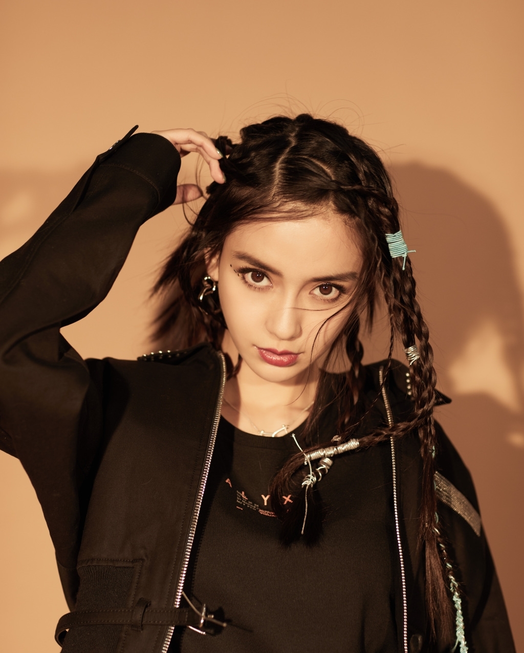 Angelababy新发型翻车,撞脸王子文,颜值高也别