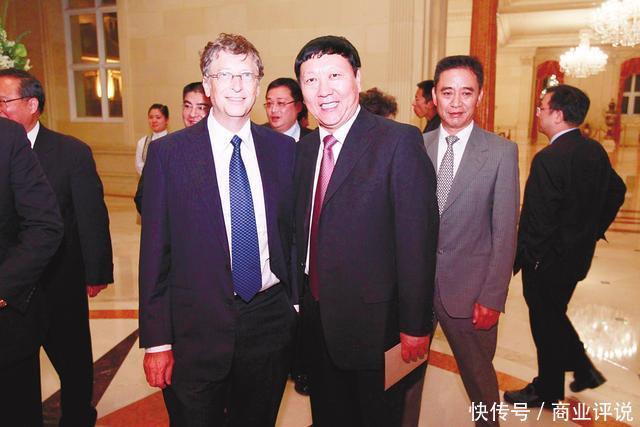 父亲为50元把他卖掉,长大后去养牛,后创办百亿企业却被踢出局