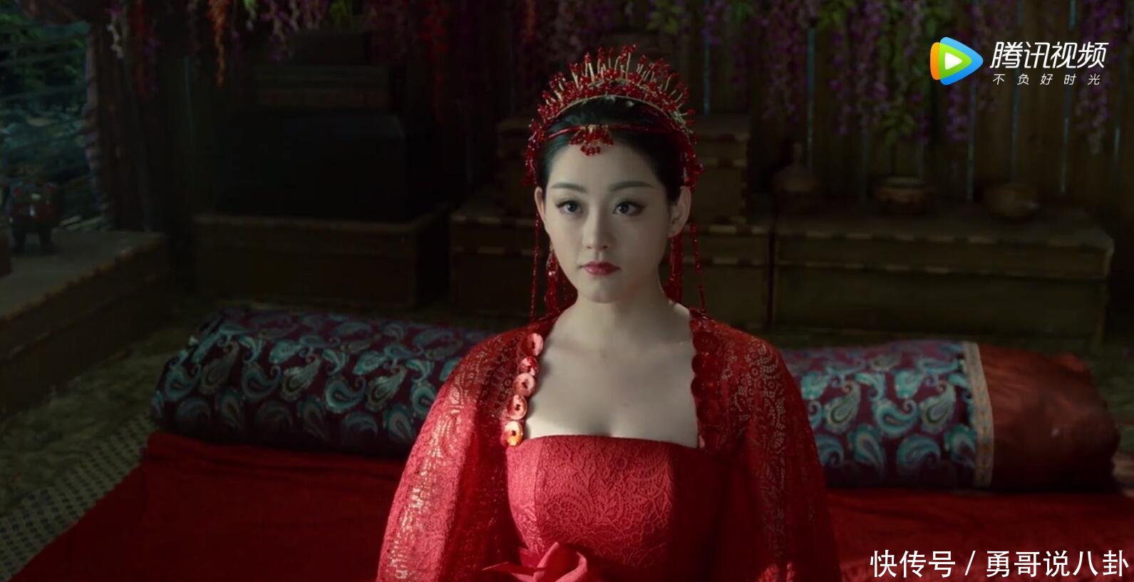 以前发型图解穷,一顶发箍就搭好了发型,现在剧的后向剪发比较斜剧组图片