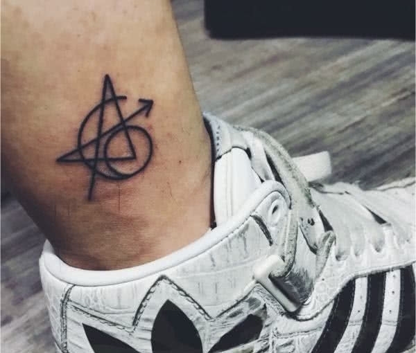 漫威设计师太牛了,复联标志里,竟包含了所有复