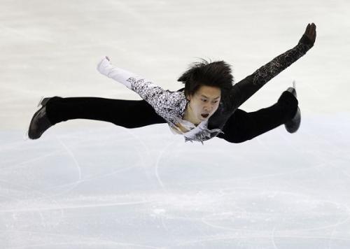 花滑男单名将遇刺,抢救无效去世,官方:必将彻查