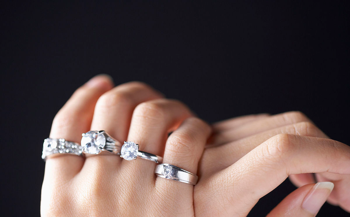 太阳系这颗星球,每年下1000吨的钻石雨,科学家:人类得不到