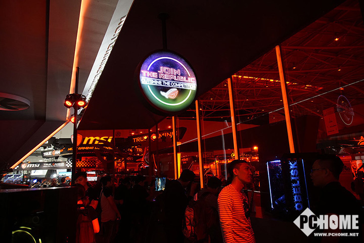2017台北电脑展ROG展台直击 电竞玩家天堂(图1) 2017台北电脑展ROG展台直击 电竞玩家天堂(图1)