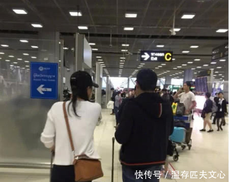 霍启刚郭晶晶情侣装游泰国,享受浪漫二人世界