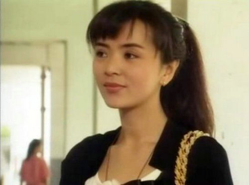 周润发为她自杀，刘德华被她拒绝，经历一段婚姻和一段同性恋情后她至今单身