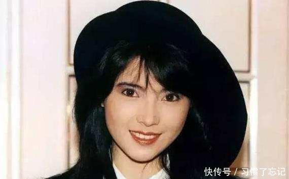 蓝洁瑛去世,刘亦菲和杨幂粉丝却上了热搜,别说