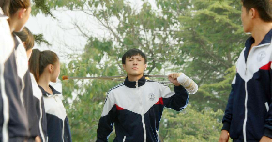 《西虹市首富》沈腾讽刺国足被力挺,更糟的是