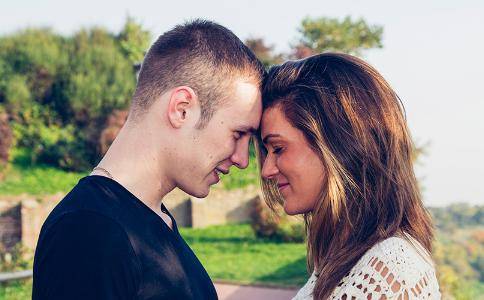 异地恋的这四件的小事中,隐藏了这个男人有多想你