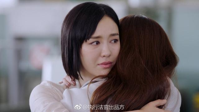 吕佳容盛世美颜在《执行利剑》中瞬间崩塌，假发造型被骂一个暑期
