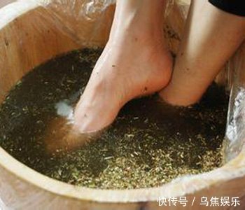 坚持每天喝一碗它,子宫毒素排光光,赘肉消失不见,脸上色斑全无