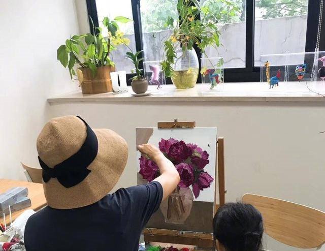 杨幂怀孕仍拍戏,baby生子3天出院,她一年只有