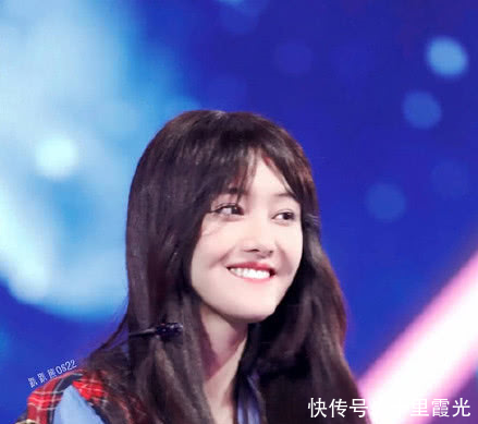 古力娜扎脸颊凹陷眼神涣散,没有张翰以后她竟