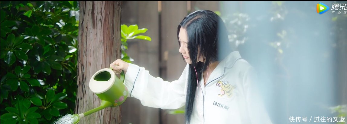 贾玲穿比基尼,包贝尔女装跳舞,郭京飞美颜过度