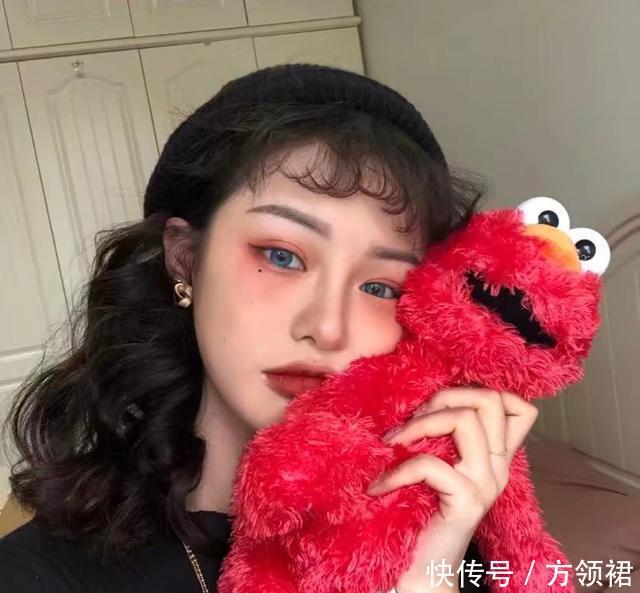口红还能用成这形状?难不成嘴唇是钢丝球做的?网友:这波很服气 金百利真人娱乐在线