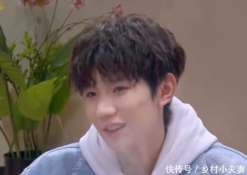 王源为何能唱哭?谁还记得他12岁那年的遭遇,的