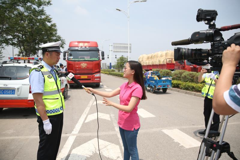 台,安徽交通广播,中安在线,新安晚报等多家新闻媒体采访团来到蚌埠,聚