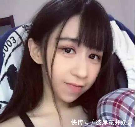 9岁小萝莉天天化妆,忙于应酬,素颜照尽显憔悴