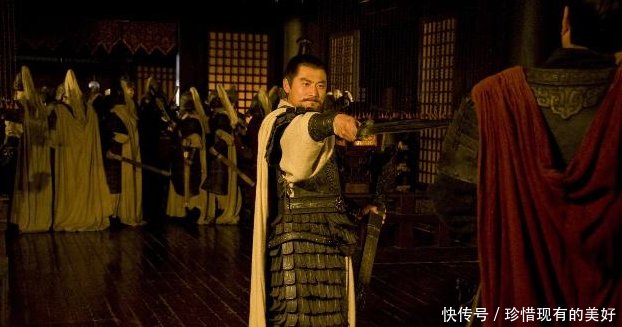 丈夫养外室,原配提刀前往,踹门后丢下刀,说了一