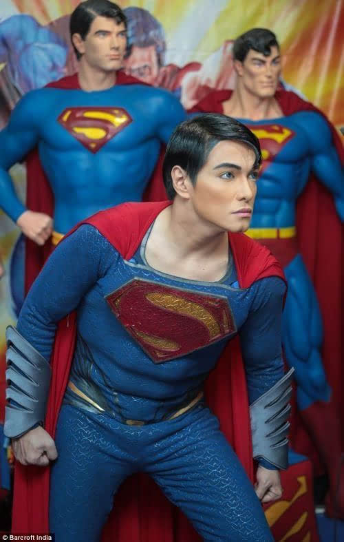 史上最强广告位来袭                                    奇闻：菲律宾男子整容23次成现实版超人，有本事你倒是飞呀！（7.3）