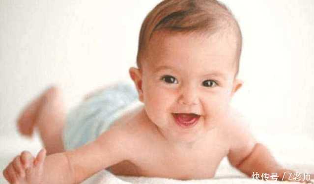 一月睡,二月哭,新生儿每个月的发育里程碑,爸妈