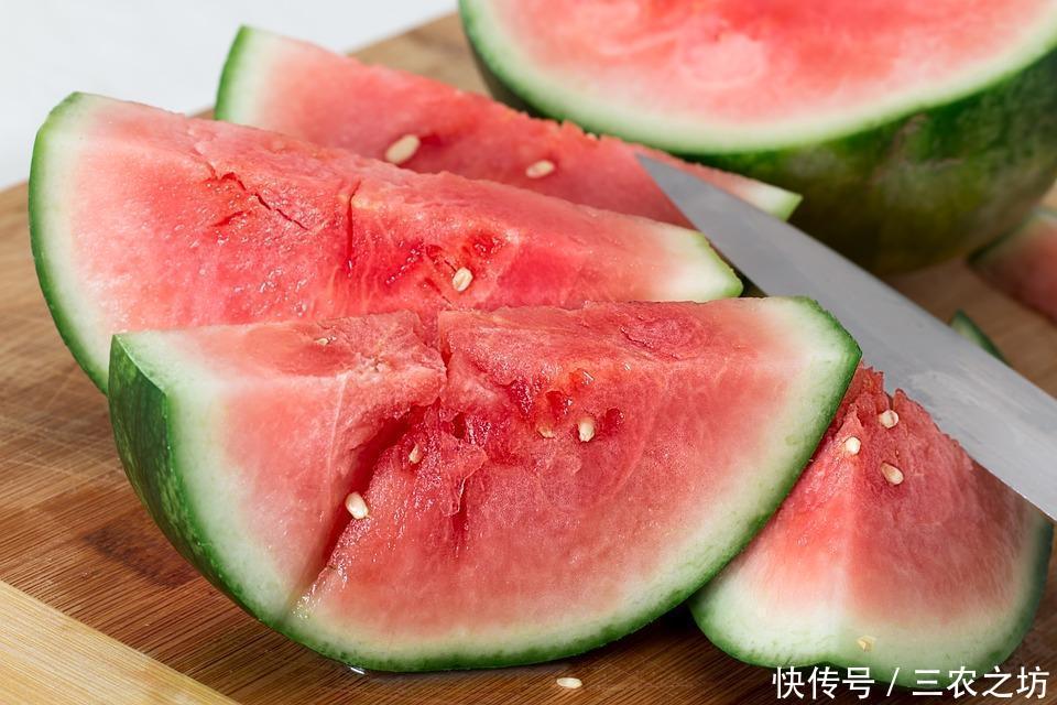 t01787cec775553c234.jpg