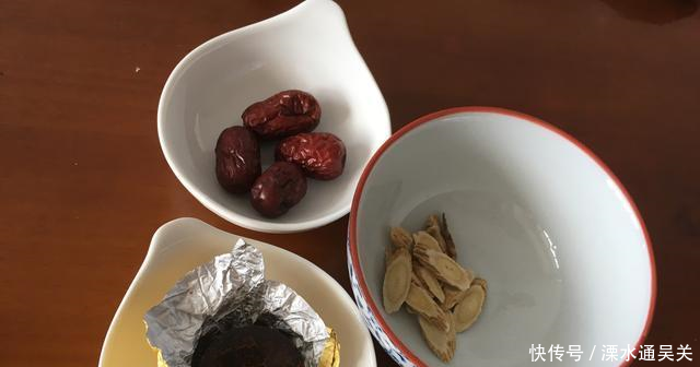 女人月经后一定要补!红枣北芪当归鸡蛋红糖水