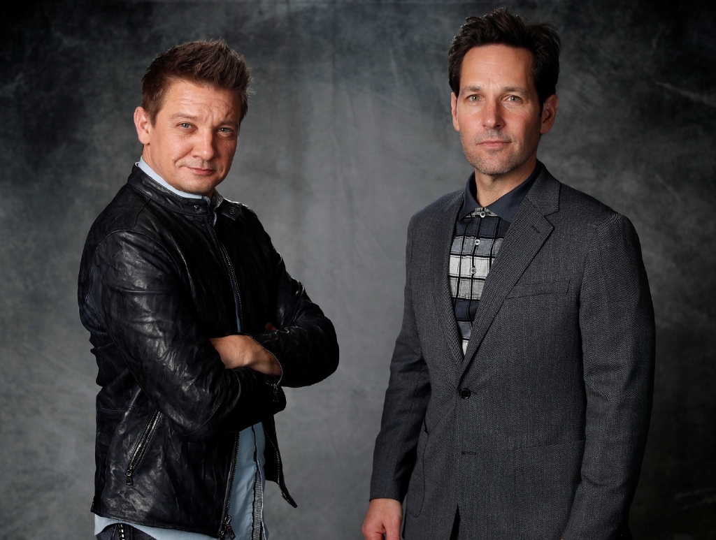 蚁人和鹰眼晒《复联4》合影,两位漫威小人物英